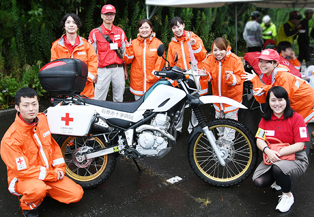 自転車イベントで「バイク救護隊」とともに万一に備える石巻赤十字病院のみなさん